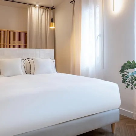 Magno Robles With Jacuzzi And Private Parking * Siviglia